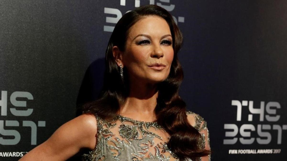 Zeta-Jones aparece irreconocible en la gala de la FIFA