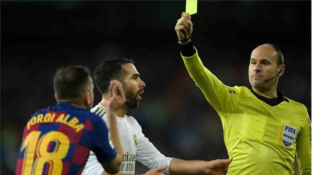 Mateu Lahoz pitará en la primera jornada de LaLiga