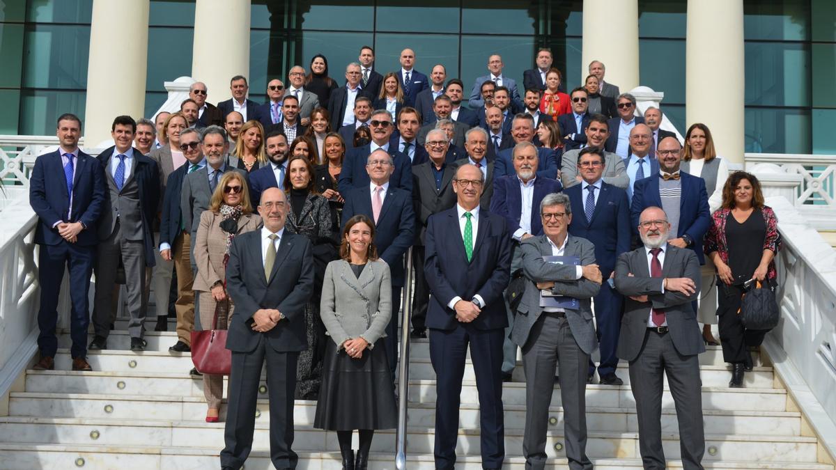 Representantes de Propeller València, en el Balneario de Las Arenas