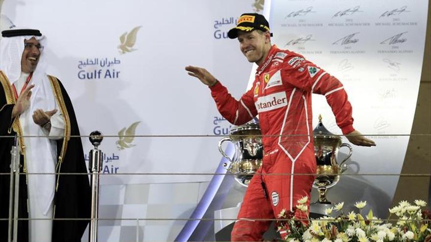 Vettel anuncia que va en serio en Bahréin y lidera el Mundial