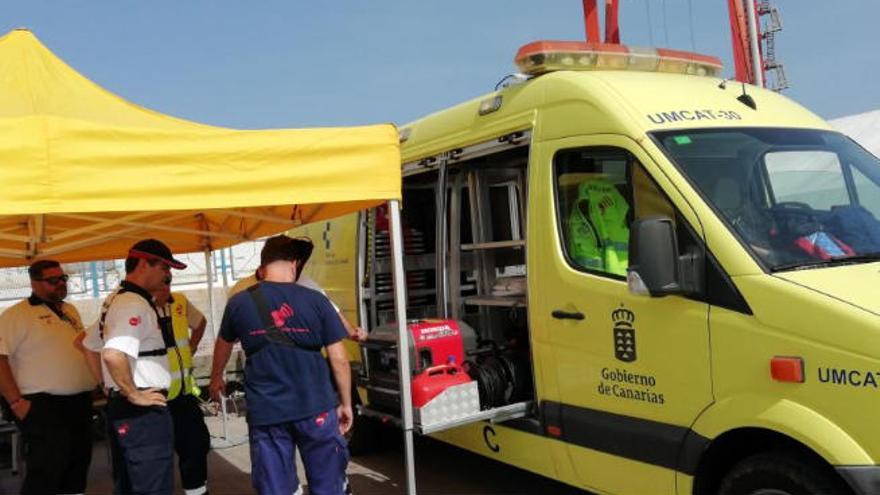 El buque con cuatro migrantes muertos y 29 supervivientes llega a Gran Canaria