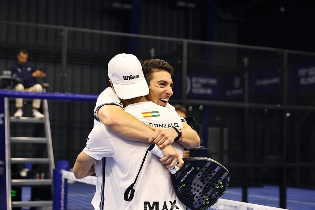 Momo y Martín celebran el triunfo en Kazajistán