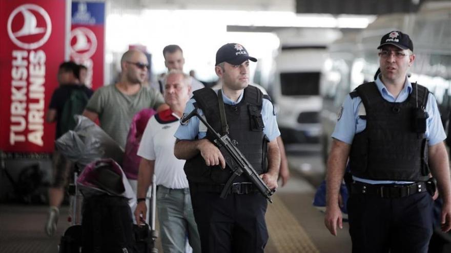 La policía turca detiene a 400 personas por vínculos con el Estado Islámico