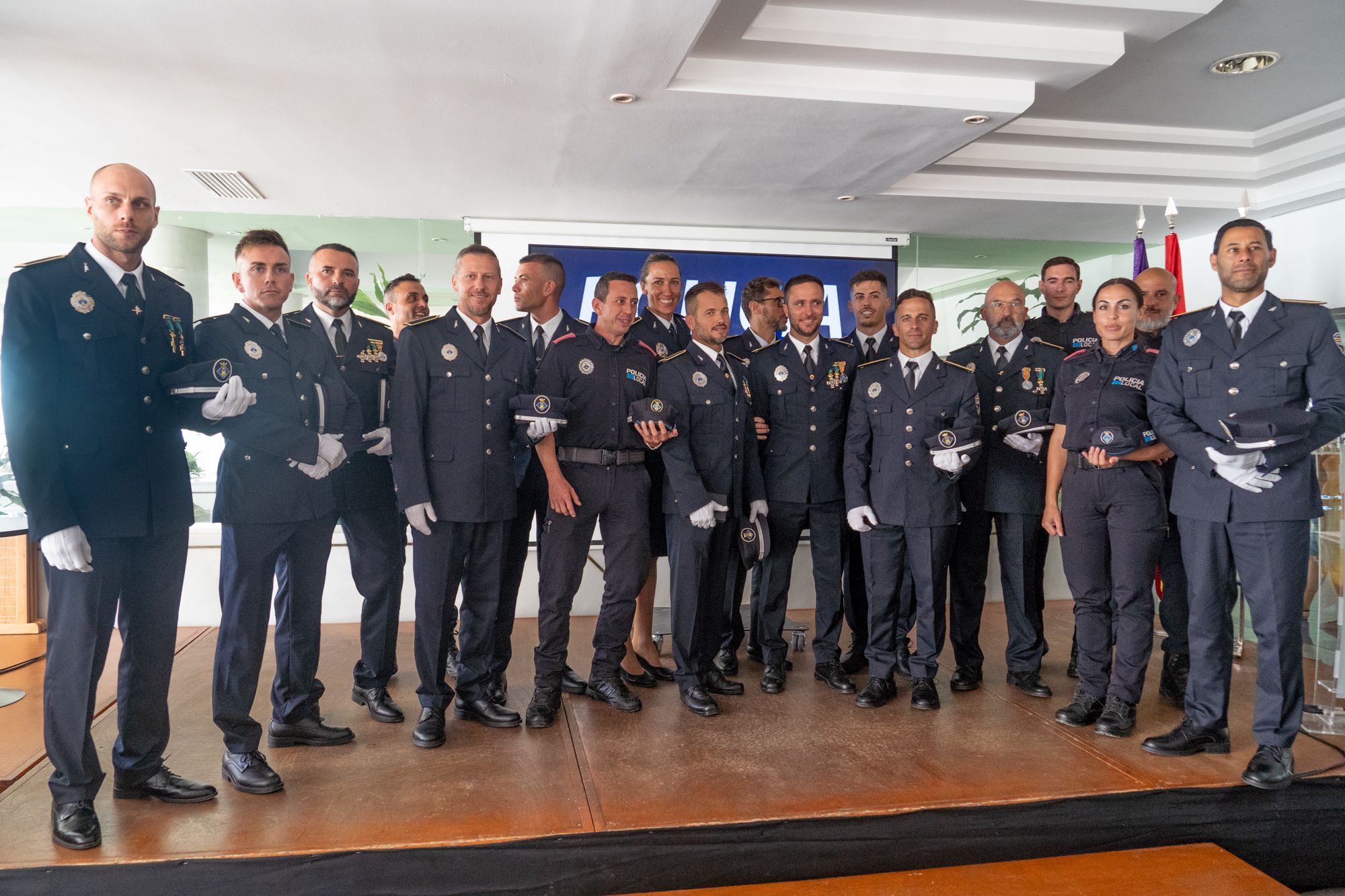 Así ha sido la entrega de medallas para premiar la labor de tres policías de Formentera