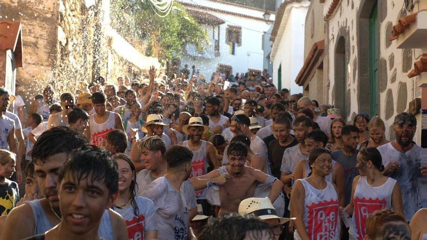 Tony Tun Tun y la Bajada del Carbonero protagonizan las fiestas de Tunte