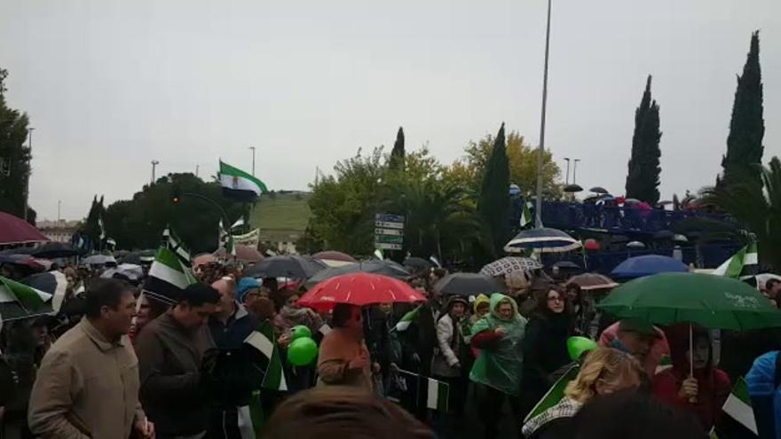 Momentos previos al inicio de la manifestación en Cáceres por un tren digno