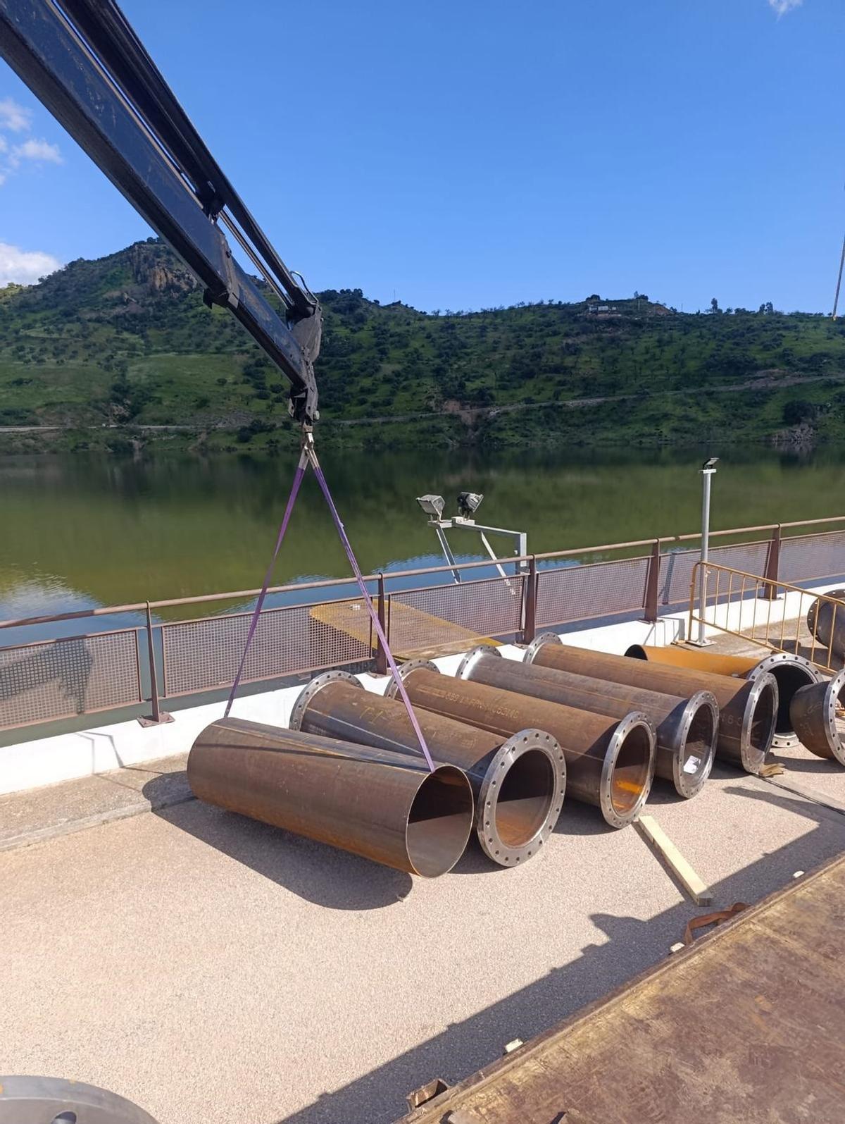 Trabajos en el embalse de Casasola