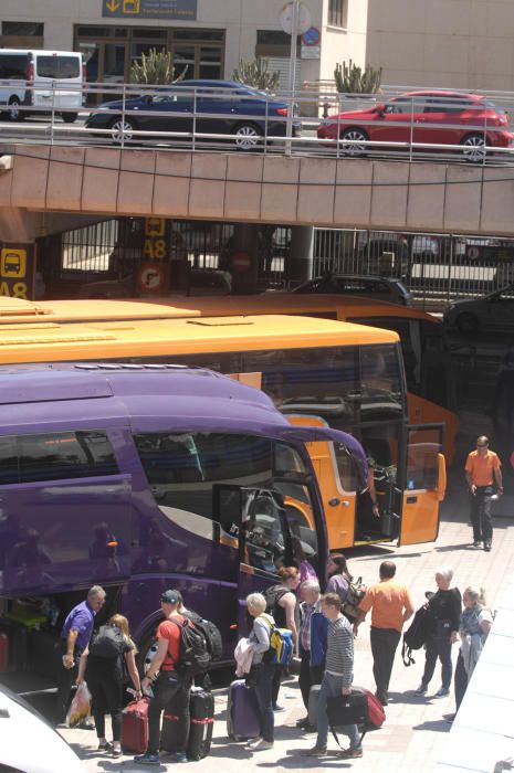 Llegada viajeros al aeropuerto de Gran Canaria