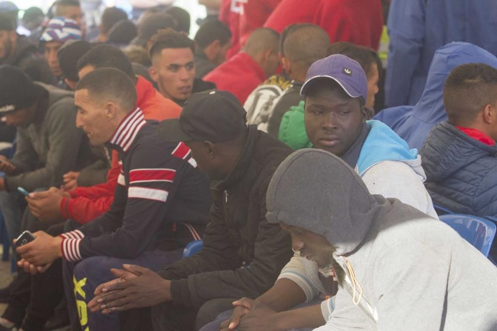 Llegada al puerto de Cartagena de los inmigrantes rescatados en el mar