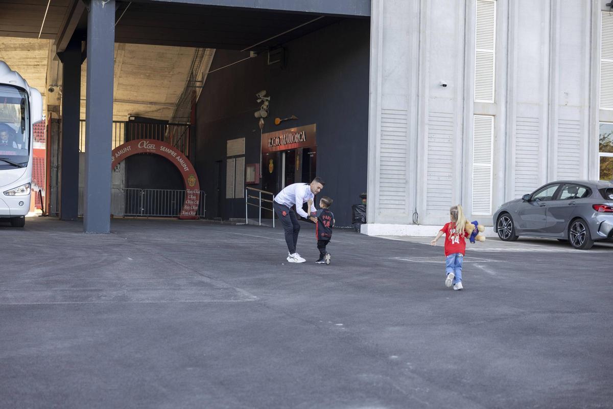 Euforia mallorquinista para despedir al equipo hacia Sevilla