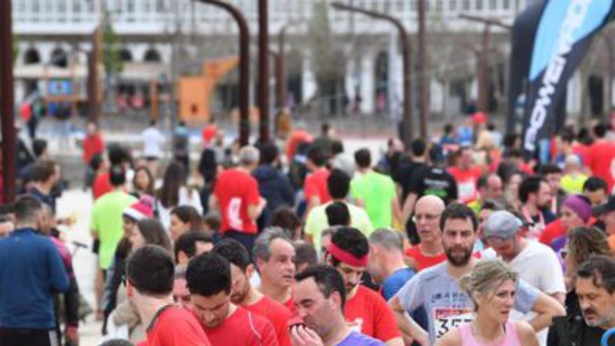 Entrega de dorsales para la Carrera Ártabra del domingo