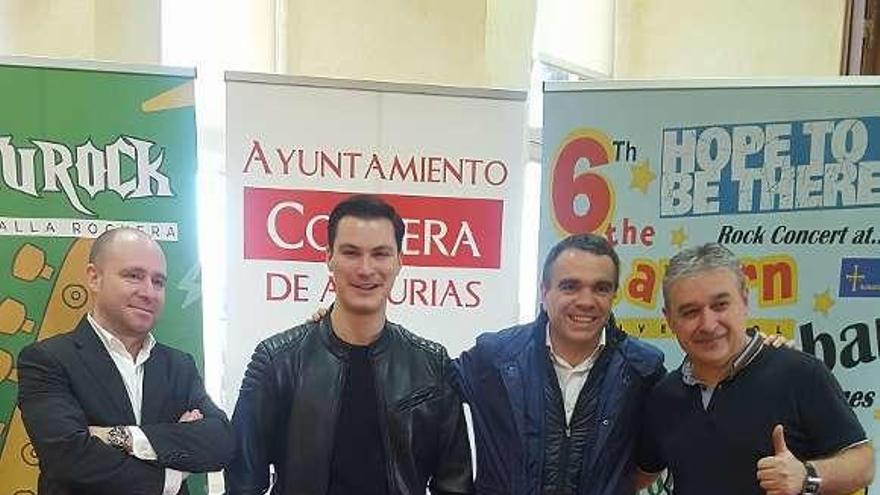 Por la izquierda, Ángel Martín, Jorge Suárez, Iván Fernández y Jesús García, durante el acto de presentación en el Ayuntamiento de Corvera.