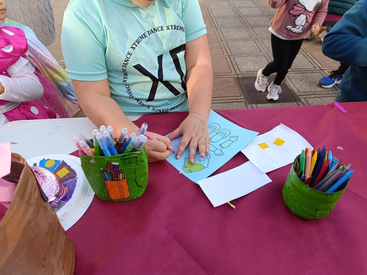 En imágenes: así son los talleres de carnaval de Llanera