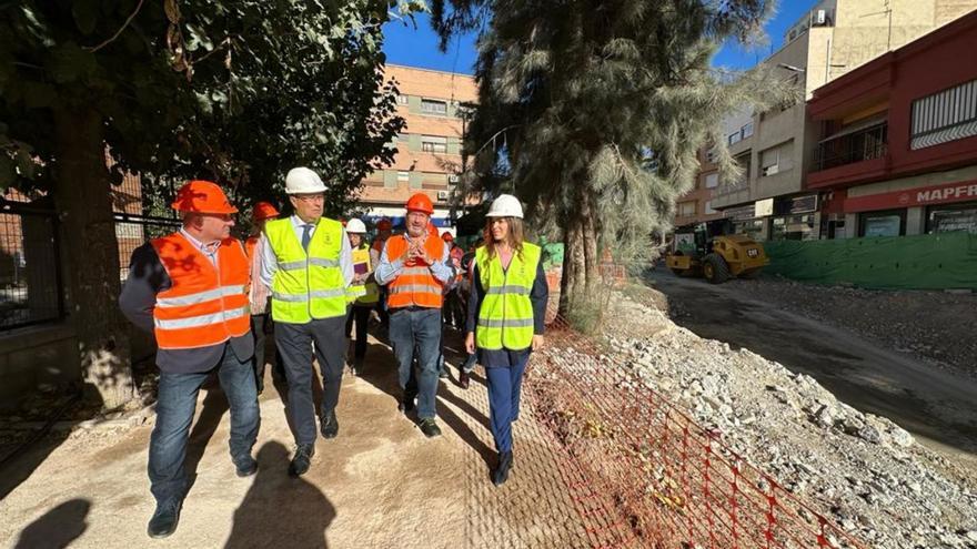 José Ballesta y Rebeca Pérez realizan una visita técnica a la demolición del túnel de Beniaján. | AYTO.MURCIA