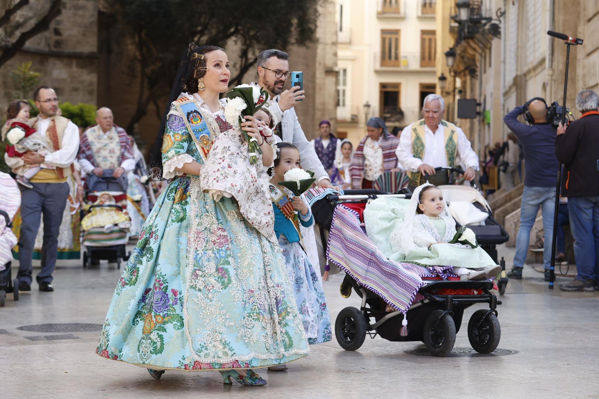 Ofrenda Fallas 2023 | Las fotos más emotivas y especiales del 17 de marzo