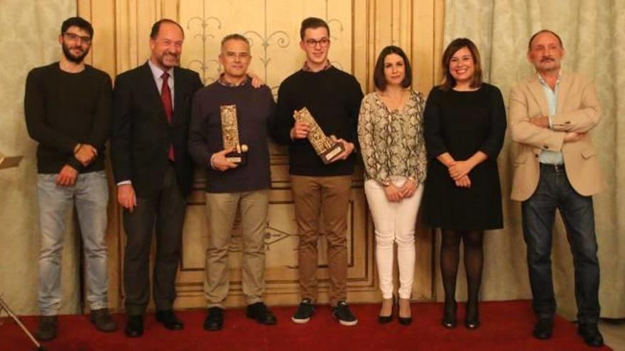 La prensa oriolana entrega los premios naranja y limón a Marta Guillén y Begoña Cuartero