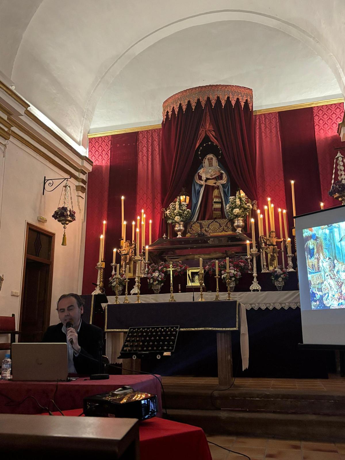 La hermandad de la Soledad de Villafranca cierra su triduo con un testimonio vocacional y una conferencia sobre liturgia cofrade.