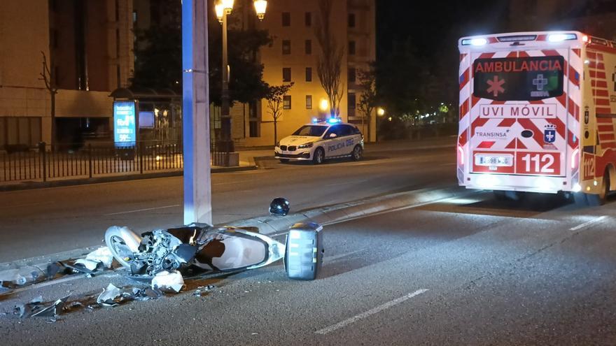 Herido grave un motorista tras colisionar en la Ronda Sur, en Oviedo