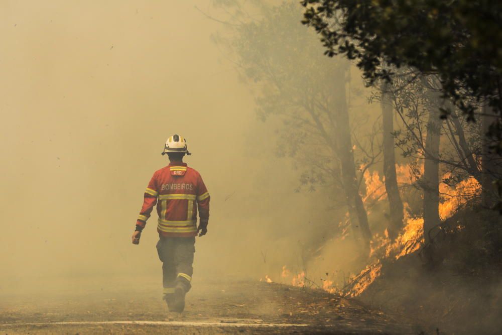 Portugal respira tras controlar el incendio de Oleiros, pero sigue en alerta