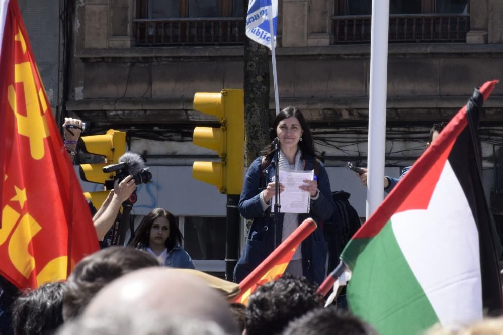 Los sindicatos minoritarios reclaman en Gijón políticas contra la precariedad