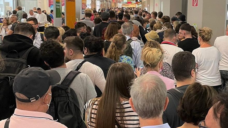 Chaos am Flughafen Köln-Bonn: Mallorca-Urlauber mussten sogar die Polizei rufen