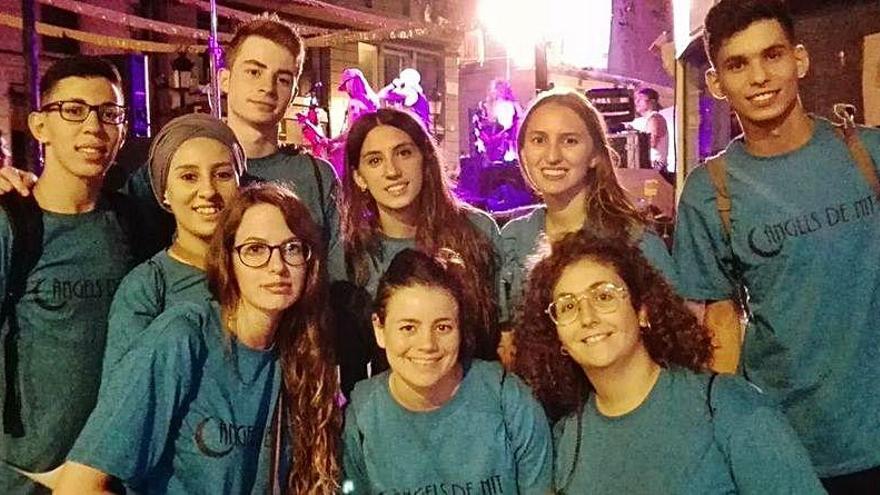 Un grup d&#039;Àngels de Nit en una edició passada de la festa major