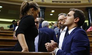 Rivera carga contra Iglesias y salva a Rajoy en su discurso
