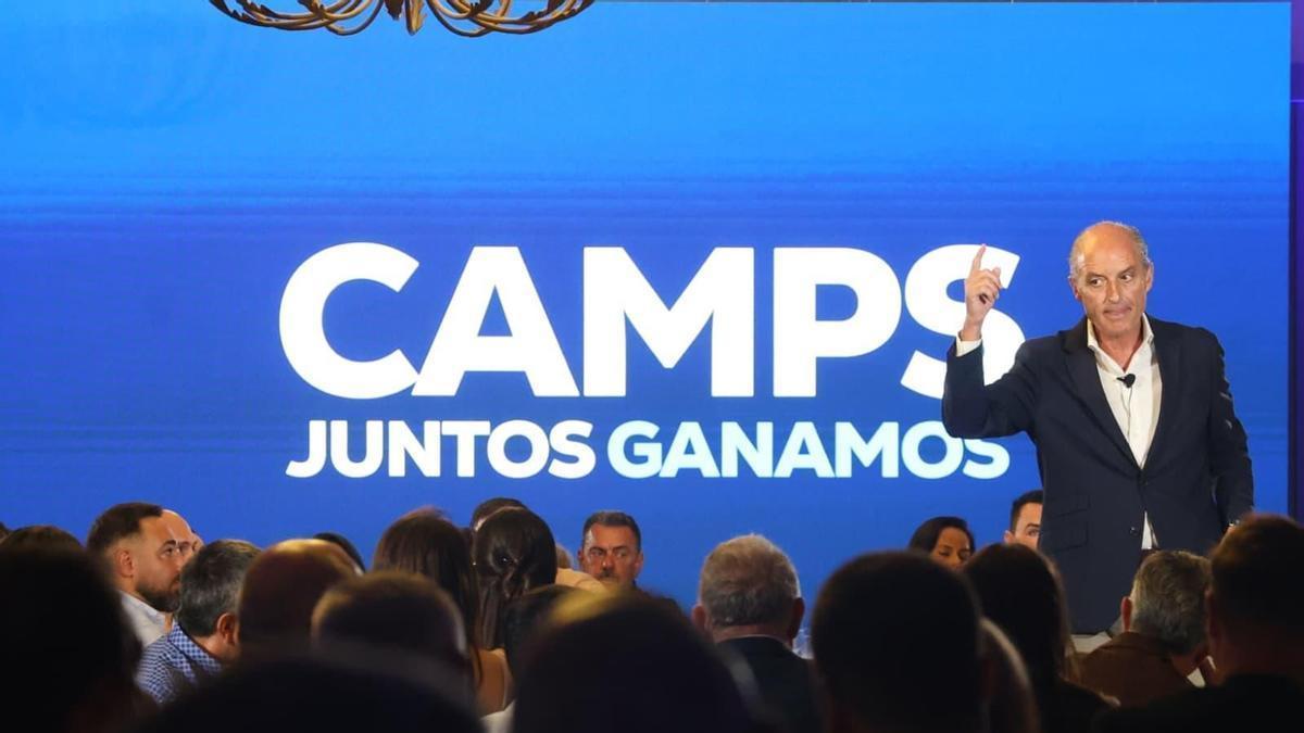 Camps se va a Barcelona a vender a la elite catalana su proyecto alternativo a Llorca