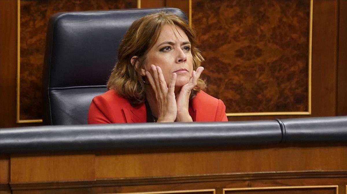 La ministra Dolores Delgado durante el pleno en el Congreso de los Diputados.