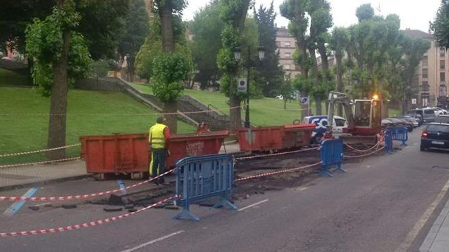 Oviedo comienza a reparar los daños de la granizada