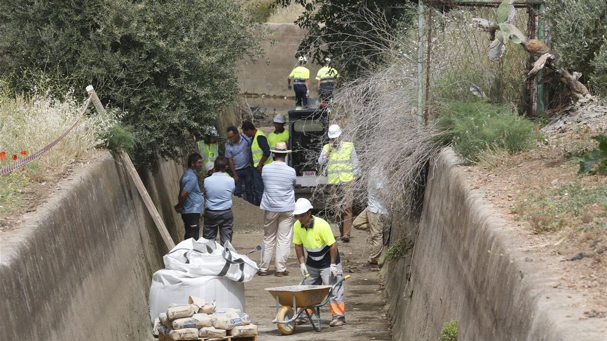 Reparación en el canal del año 2019 por una fuga de agua.