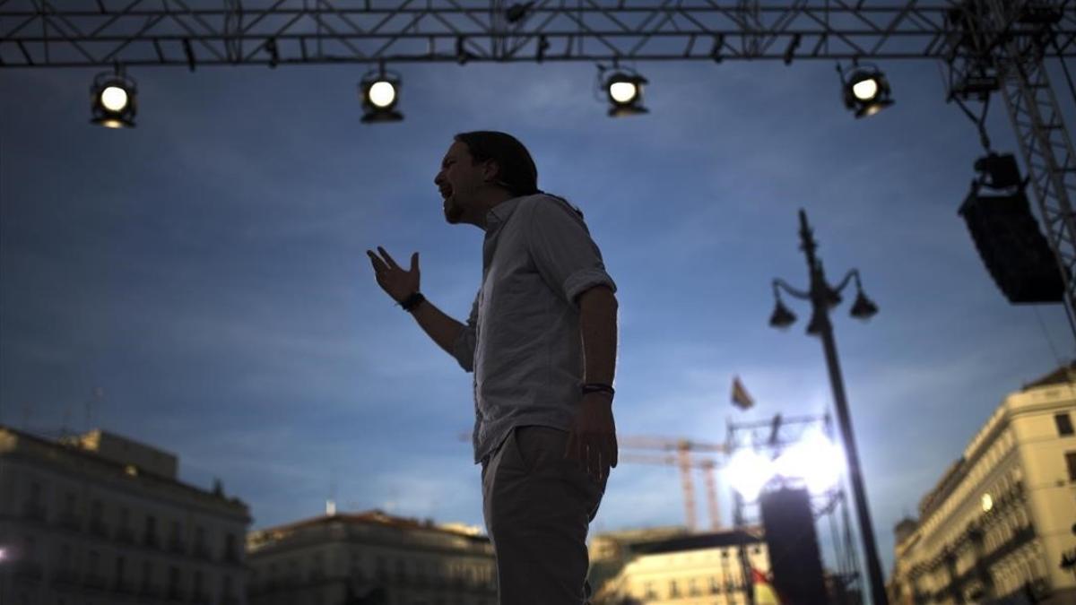 Pablo Iglesias en la concentración en la Puerta del SOl (Madrid) en apoyo a la moción de censura.