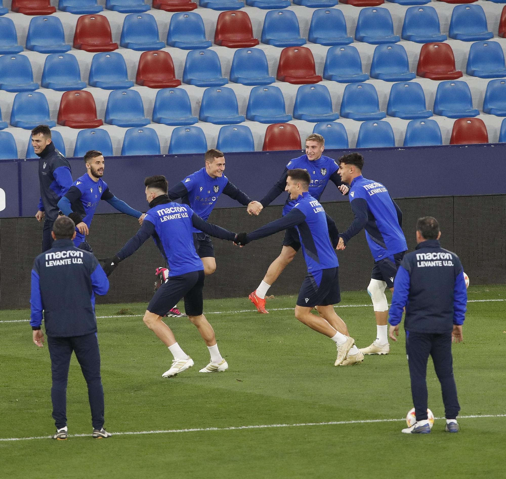 Entrenamiento del Levante Ud