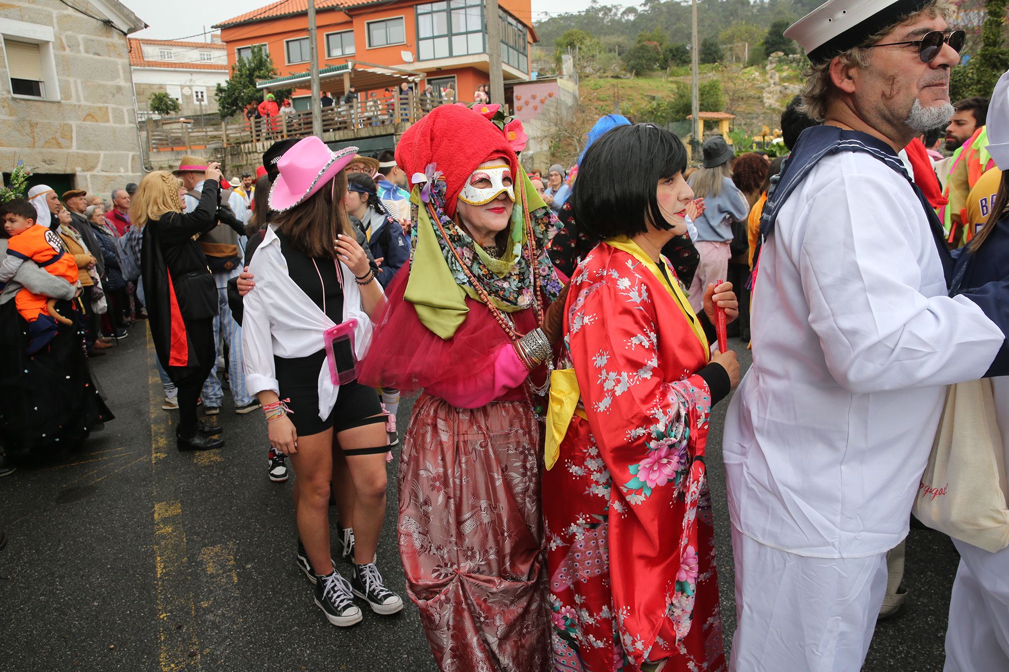 Búscate en las fotos del fin de fiesta del Entroido de O Hío