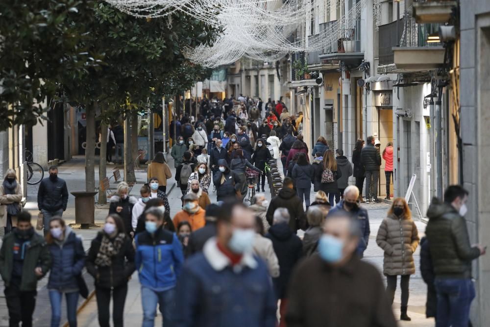 Col·lapse de vehicles i ciutadans a la ciutat de Girona