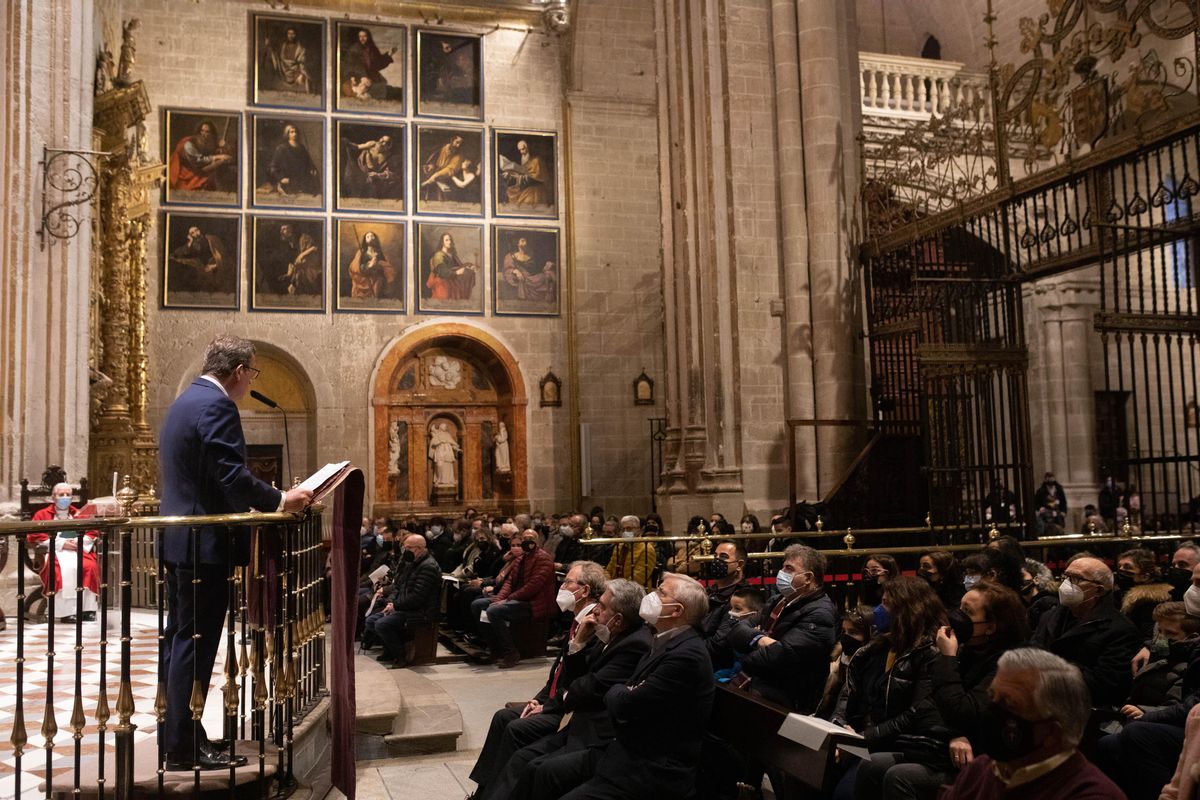 Rufo Martínez de Paz se dirige al público asistente al acto en la Catedral.