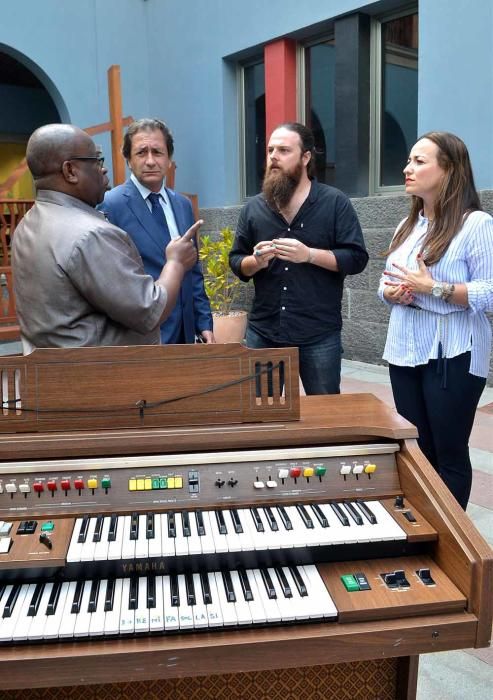 Casa Africa entrega los instrumentos recogidos