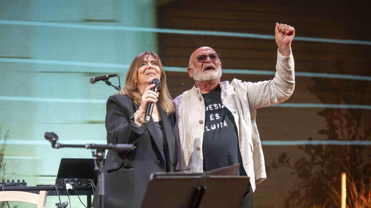 Maria del Mar Bonet y Biel Mesquida, dos de los firmantes del manifiesto.