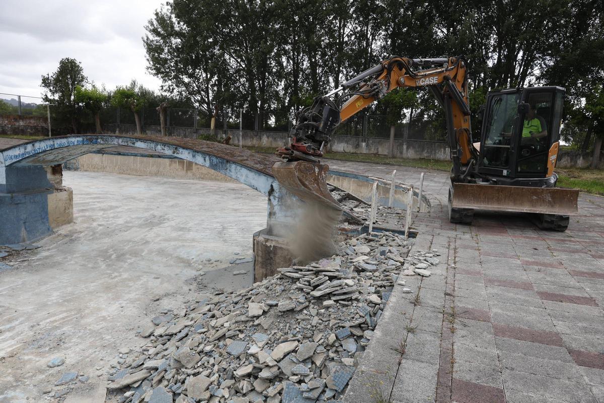 En imágenes: así avanzan las obras de la piscina de La Laboral