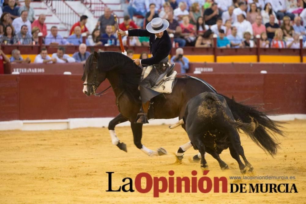 Ambiente en la corrida de rejones de la Feria de M