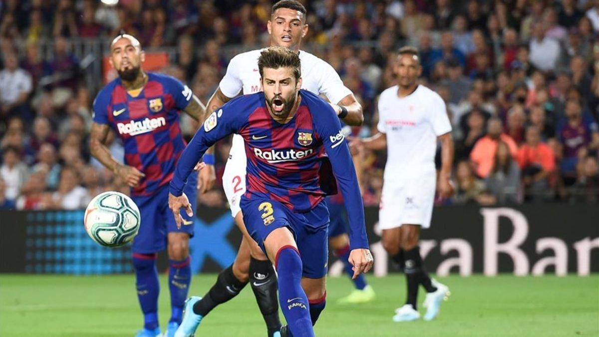 Piqué vio otra amarilla frente al Sevilla