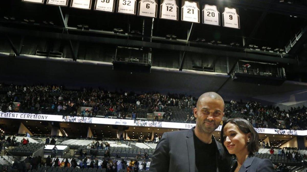 Tony Parker recibió el homenaje de San Antonio Spurs