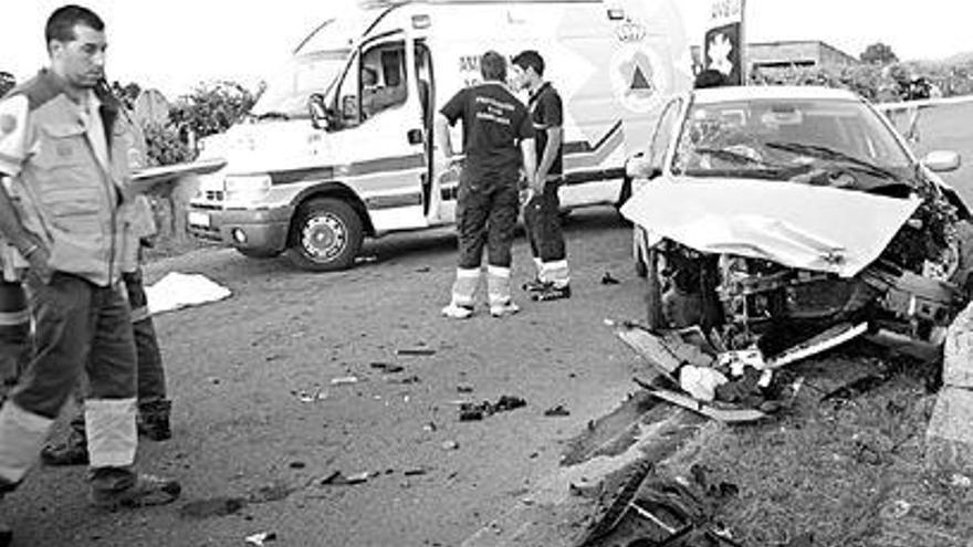 El accidente de Ribadumia se produjo en un cruce de dos carreteras. / J.L. OUBIÑA