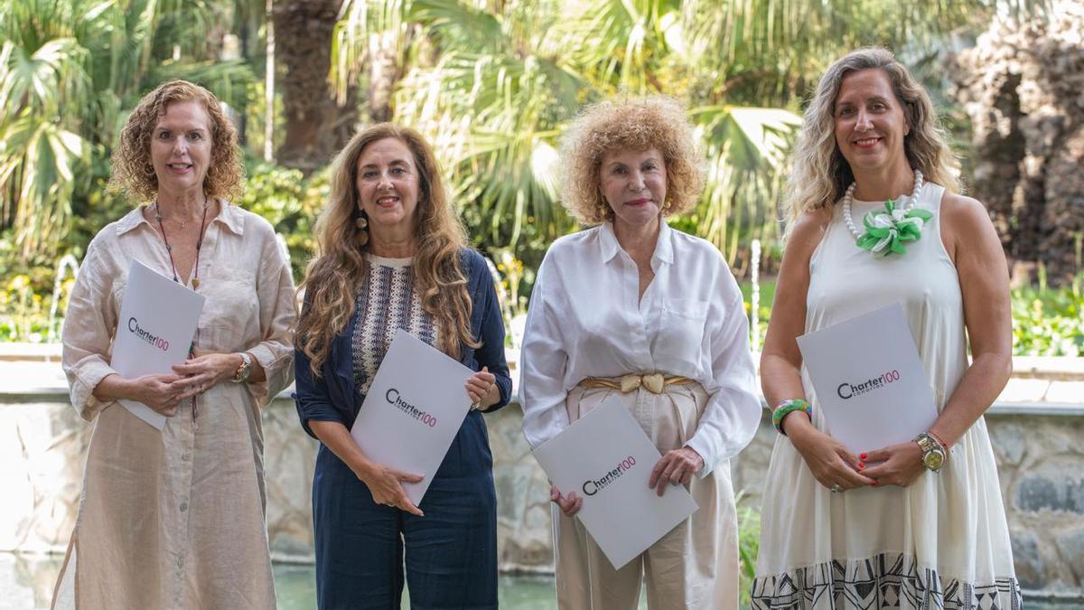 De izquierda a derecha: Lola Pareja, Ina Molina, Nardy Barrios y María González, ayer, tras la presentación