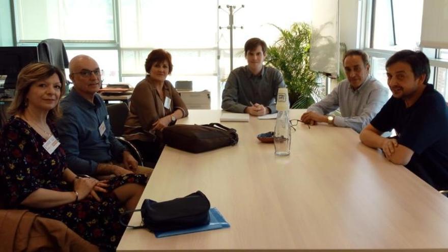 Equipo directivo de la plataforma durante la reunión con el Enric Juan Alcocer.