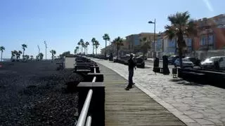 Cae un parapentista en el paseo marítimo de Las Caletillas