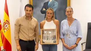 Torrevieja recibe a Mireia Belmonte