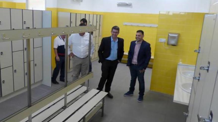 Ontinyent estrena nuevos vestuarios masculinos en el polideportivo municipal