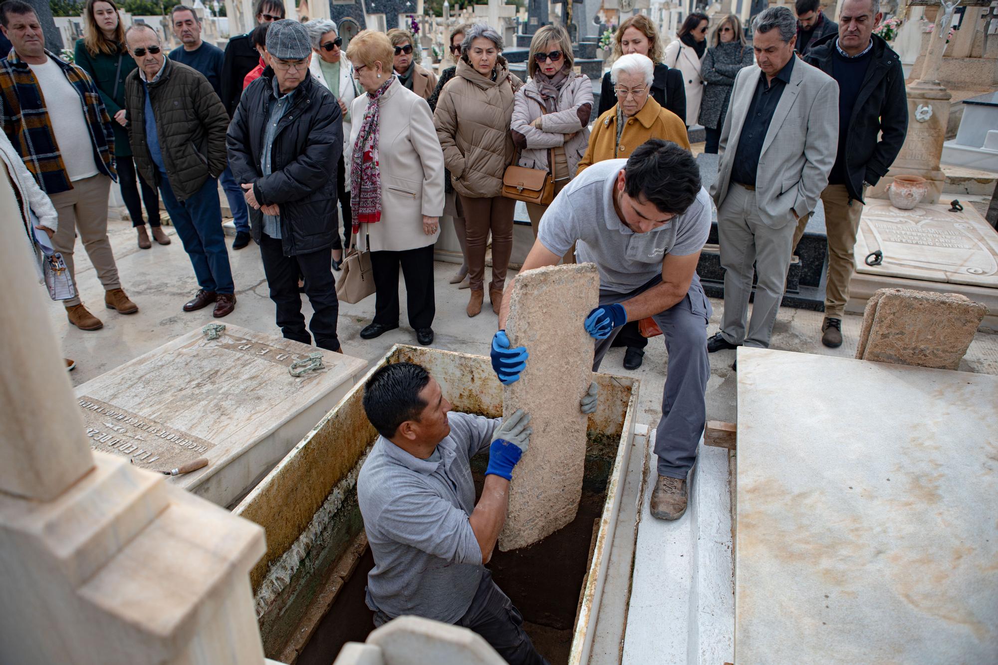 Entierran los restos de Francisco Solano, el cartagenero que murió en el penal franquista de Formentera