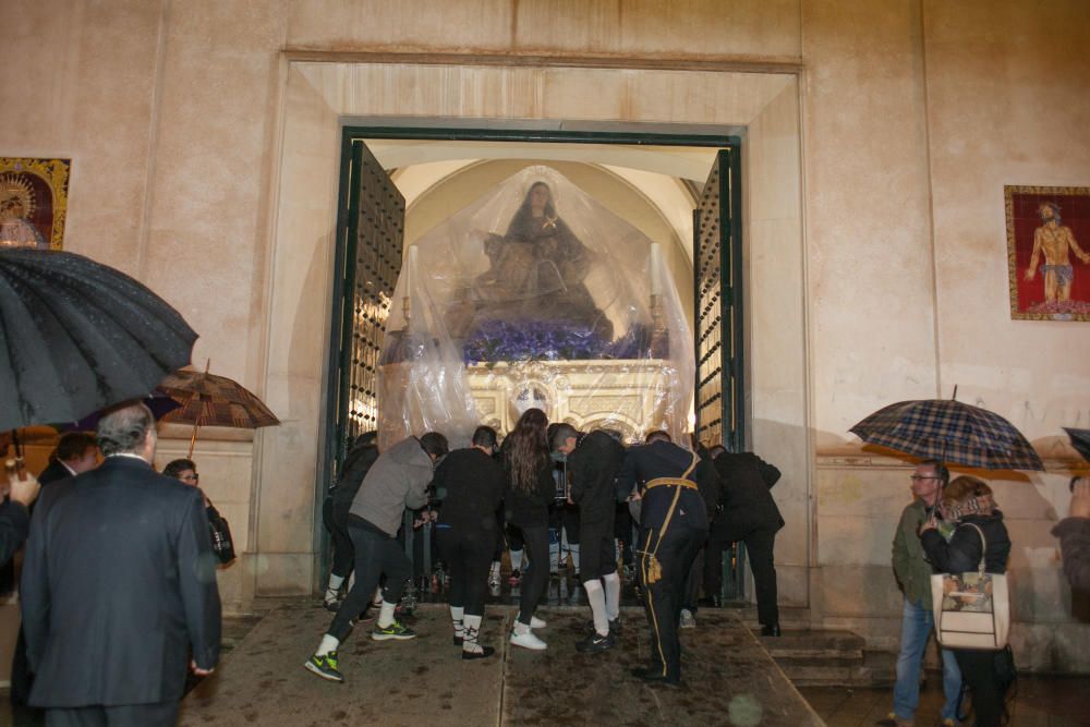 Las cofradías celebran actos en el interior de las parroquias y anulan las estaciones de penitencia